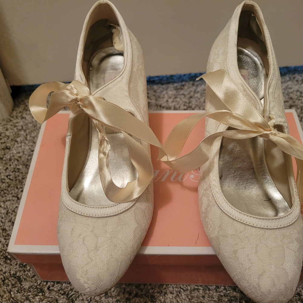 Elegant Park Off Lace Wedding Heels with Ribbon Detail